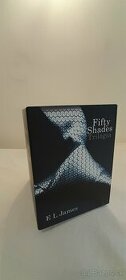 Trilógia Päťdesiat odtieňov, E L James, best seller, nové - 2