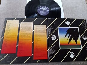 CAMEL „Nude“ /Decca 1981/rozkl. ob,top stav, progresivny roc - 2