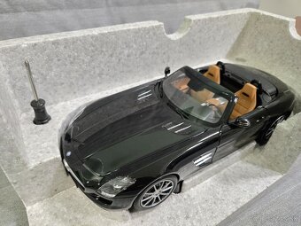 Mercedes Benz SLS roadster 1:18 Minichamps - 2