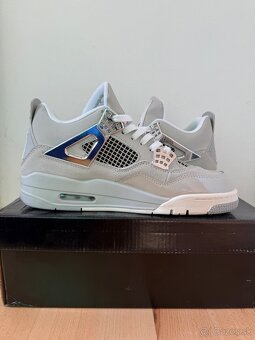 Jordan 4 Retro Frozen Moments - 2