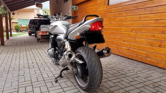 Suzuki gsx 1400 - 2