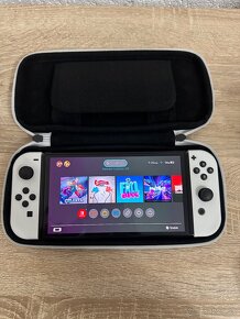 Nintendo Switch OLED - 64GB - 2