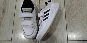 adidas tenisky velkost 33 . - 2