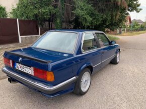 BMW e30 318i - 2