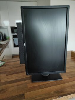 Dell U2412M so soundbarom - 2