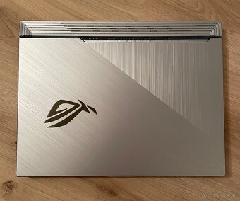 ASUS ROG Strix G512LV - 2