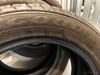 Predám letné Goodyear EFFICIENTGRIP 235/50 R17 96 W - 2