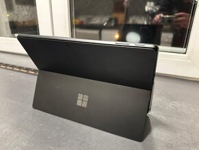 Microsoft SURFACE 9 PRO (i5, 8GB RAM, 1TB SSD) - 2