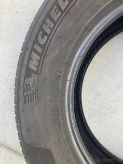 245/65R17 michelin - 2