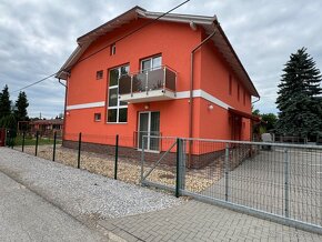 MAĎARSKO - MEZŐKÖVESD  PENZIÓN S 11 APARTMÁNMI, TERASA, ALTÁ - 2