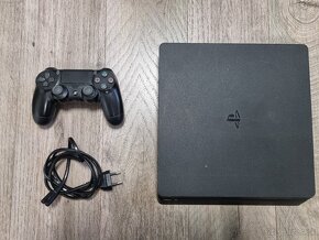 PS4 Slim + Videohry - 2