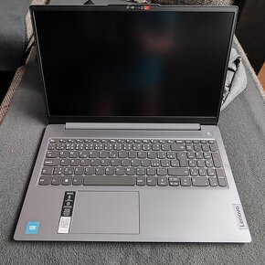 lenovo IdeaPad Slim 3 15IAN8 cena - 2