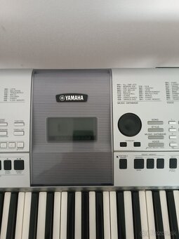 Predám Keyboard Yamaha - 2