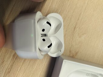 Predám Apple AirPods (4. generácia) -TOP stav, super cena - 2