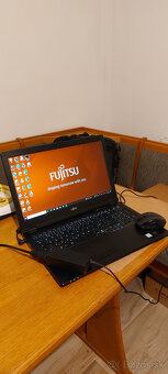 Notebook Fujitsu LifeBook E559 - 2