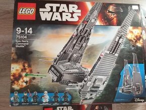 Lego Star Wars 75104- Kylo Ren's Command Shuttle - 2