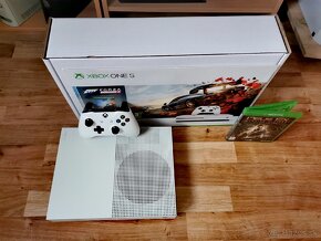 Xbox One S - 2