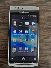 Sony Ericsson Xperia ARC S - 2