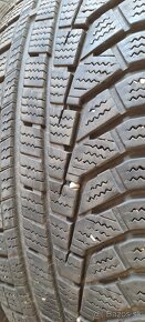 Predám 4ks jazdené zimné 215/60r17-96H Hankook - 2