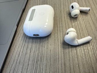 Predam poškodene Apple AirPods Pro ( 2.gen ) - 2