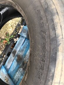 Predám pneumatiku Fulda 245/70r 19,5 - 2