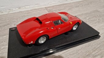 Ferrari 1:18 - 2