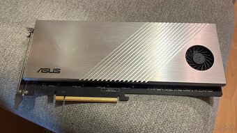 Asus hyper m.2 x16 gen 4 card SSD hub doska - 2