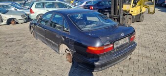 Lacno rozpredám Honda Accord 1993-1998 na náhradné diely - 2