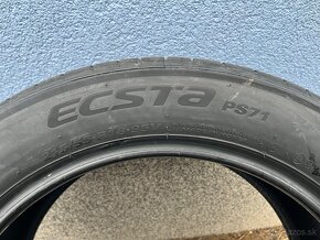 Kumho exsta 215/55 R18 - 2