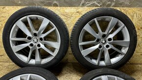 Originál Škoda letná sada 5x112 r17, Pirelli 225/45 R17 91Y - 2