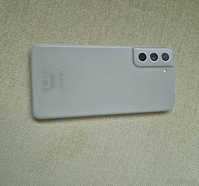 Samsung Galaxy S21 FE - 2