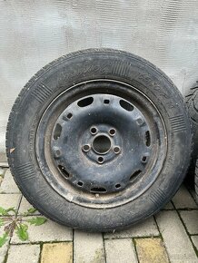 Predám zimné pneumatiky s diskami Škoda Fabia 165/70 R 14 - 2