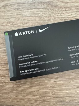 Apple Watch 45mm Black/Black Nike Sport Band - 2