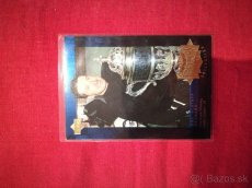 - 1995-96 Collectors Choice: Gretzky Record Collection G11 - 2