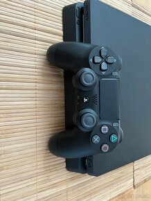 Playstation 4 Slim - 2