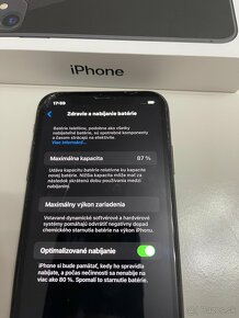 iPhone 11 64GB čierny - 2