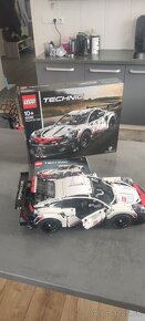 Predám LEGO Technic 42096 Porsche 911 RSR - 2