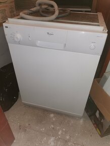 Predám umývačku riadu Whirlpool ADP 4108 - 2