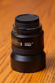 Nikon AF Nikkor 85mm f/1.8D - 2