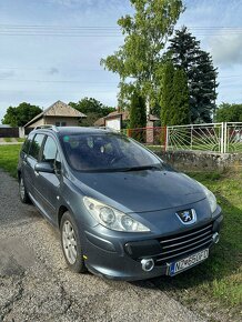 Peugeot 307sw s panoramou - 2