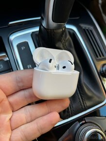 Apple AirPods (4. generácie) - 2