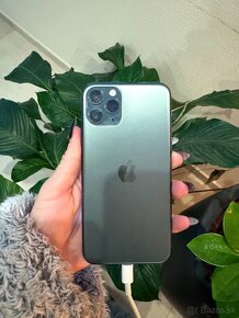 Predám iPhone 11 Pro 256GB Midnight Green - 2