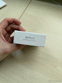 Apple AirPods 4 ANC - 2