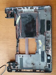 Predam Sasi z NB Asus EEE 1201N - 2