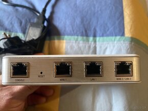 Ubiquiti UniFi Security Gateway - 2