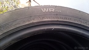 zimne nokian 225x45x R18 - 2