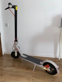 Xiaomi MI Electric Scooter 3 - 2