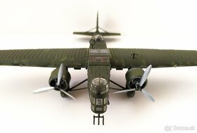 Predám AERO MB-200, plastikový model, mierka 1/72 - 2