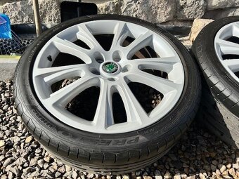 Škoda RS Zenith 5x112 R18, 225/40 R18 - 2