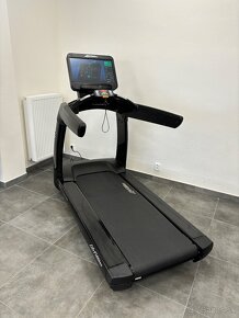 Life Fitness Discover SE3HD - nový stroj - 50% sleva - 2